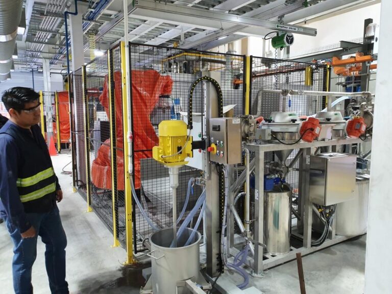 Semi automatic flow coating machines for wet enameling complex objects Semi automatic flow coating machines for wet enameling complex objects