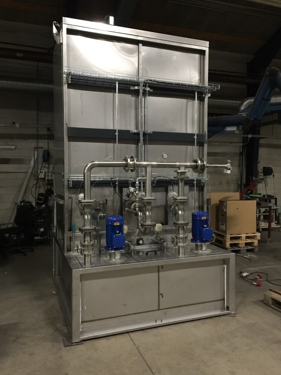 Batch type spray washer for compact enameling plant during pre-shipment inspection