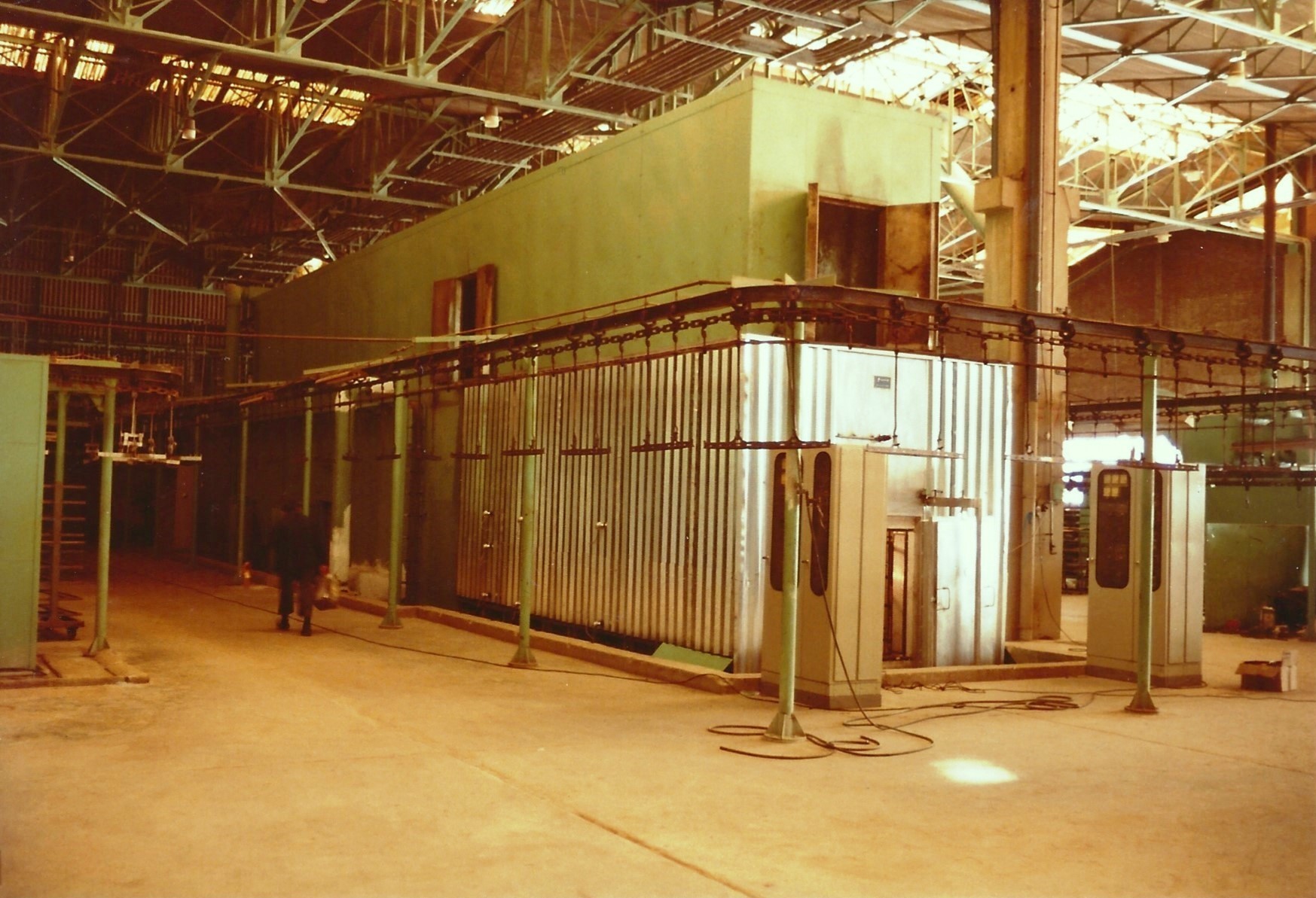 Reconstruction of large electrical heated enameling furnace