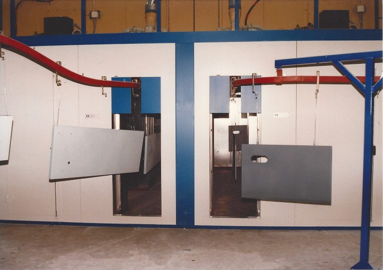 Wet enameling plant for sanitary ware Wet enameling plant for sanitary ware