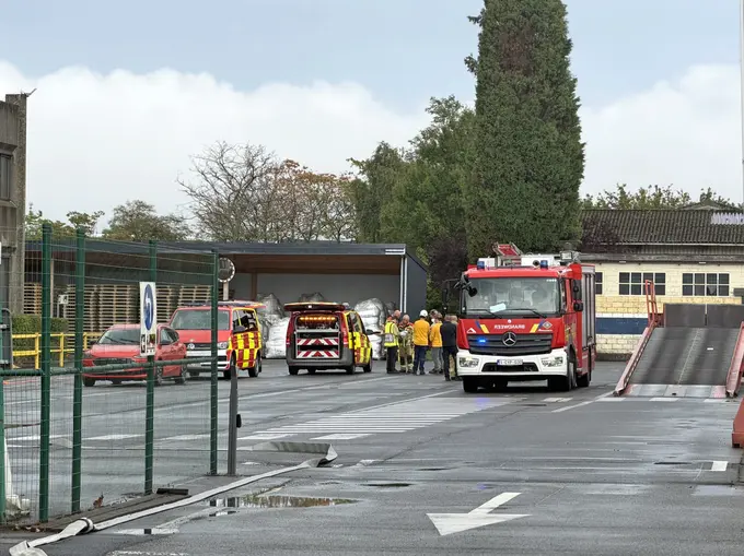 Fire quickly under control